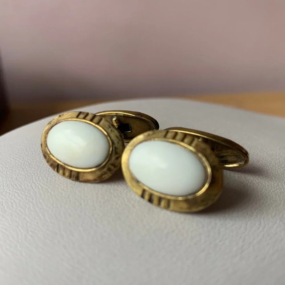 Vintage 1950 Men Cufflinks Gold Tone & White Agate